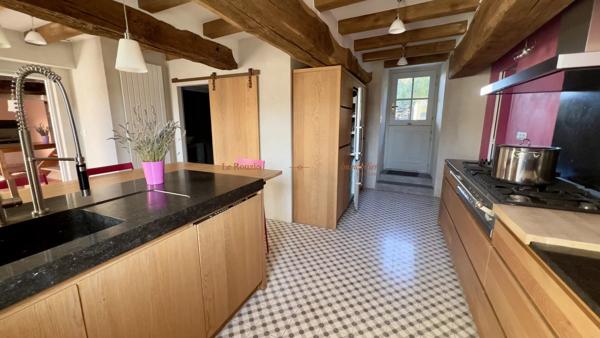 LONGERE SENE plages et commerces à deux pas.