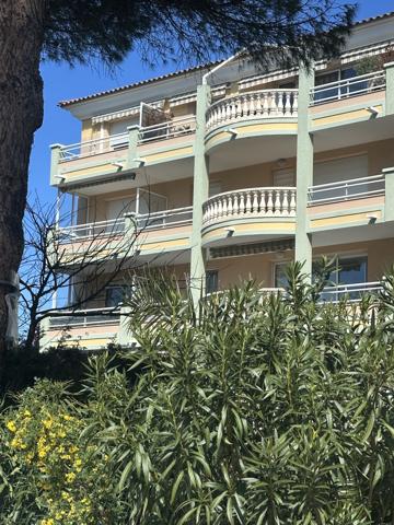 Sainte-Maxime (83120) Sainte-Maxime – T3 avec terrasses, garage et parking, à quelques pas de la mer