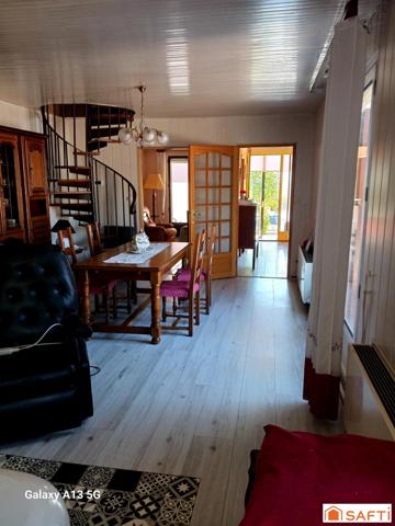 Maison 5 pièces, 3 chambres, terrasse, garage.