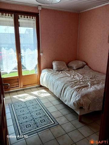 Maison 5 pièces, 3 chambres, terrasse, garage.