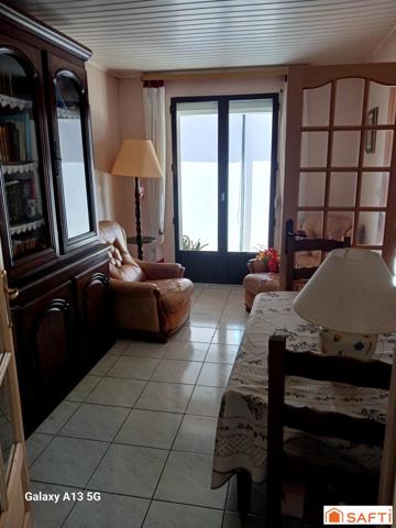 Maison 5 pièces, 3 chambres, terrasse, garage.