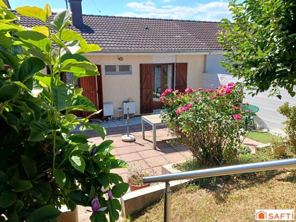 Maison 5 pièces, 3 chambres, terrasse, garage.