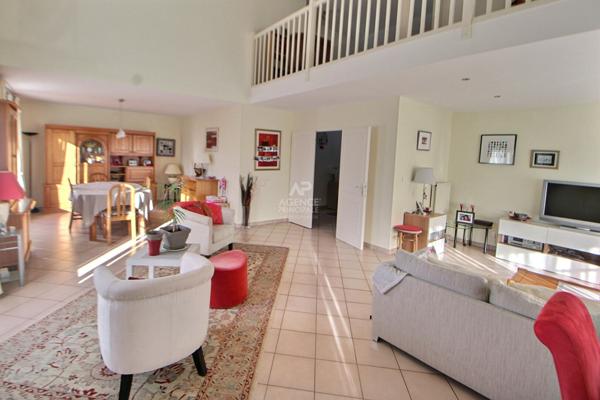 Maison Vernouillet 7 pièce(s) 184 m2 €630 000 ** - Référence 1062