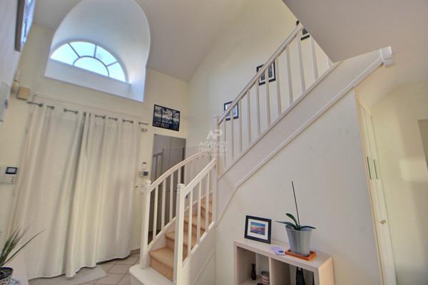 Maison Vernouillet 7 pièce(s) 184 m2 €630 000 ** - Référence 1062