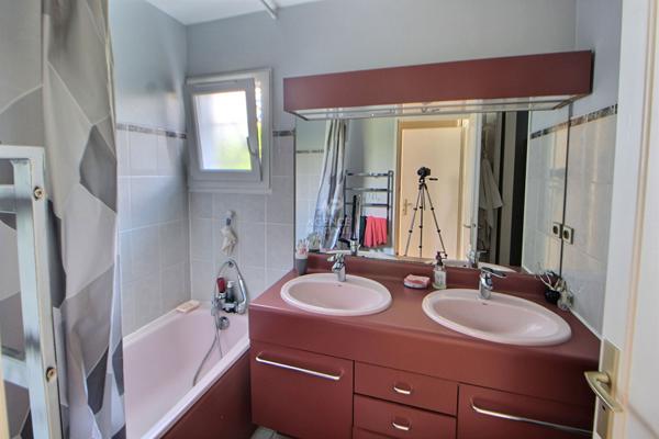 Maison Vernouillet 7 pièce(s) 184 m2 €630 000 ** - Référence 1062