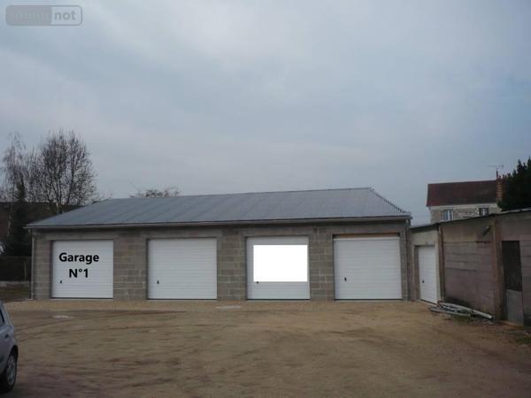 Garage - Parking à louer à Montoire-sur-le-Loir dans le Loir-et-Cher (41800), ref : 41059-L253