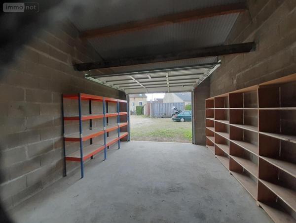 Garage - Parking à louer à Montoire-sur-le-Loir dans le Loir-et-Cher (41800), ref : 41059-L253
