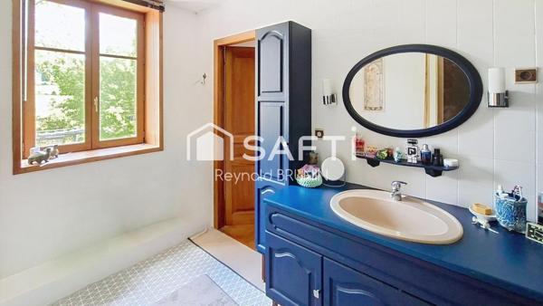 Maison en pierres - La Chapelle-Aux-Bois