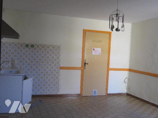 MAISON DE VILLE avec JARDIN et GARAGE proximité toutes commodités