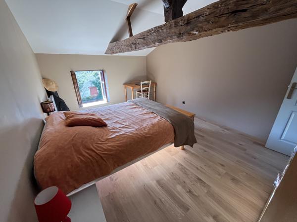 Brion-près-Thouet (79290) ref 100840 proche MONTREUIL BELLAY MAISON DE 200 M2 en parfait état , 4 chambres sur terrain de 2640 m2