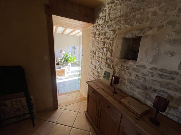 Brion-près-Thouet (79290) ref 100840 proche MONTREUIL BELLAY MAISON DE 200 M2 en parfait état , 4 chambres sur terrain de 2640 m2