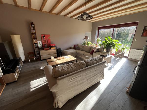 Brion-près-Thouet (79290) ref 100840 proche MONTREUIL BELLAY MAISON DE 200 M2 en parfait état , 4 chambres sur terrain de 2640 m2