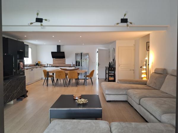 Maison familiale de 213m² à Seilh - Proximité l'annonciation - Piscine