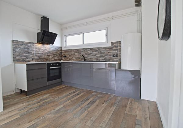 DERNIER ETAGE Appartement Dax 2 pièces 43.22 m2