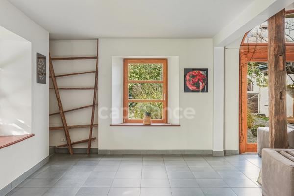 Maison à vendre 8 pièces SAINT GENIS POUILLY (01)