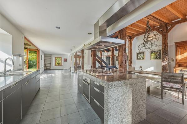 Maison à vendre 8 pièces SAINT GENIS POUILLY (01)