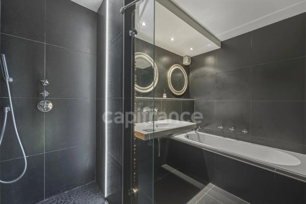 Maison à vendre 8 pièces SAINT GENIS POUILLY (01)