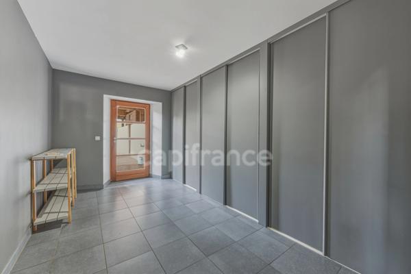 Maison à vendre 8 pièces SAINT GENIS POUILLY (01)