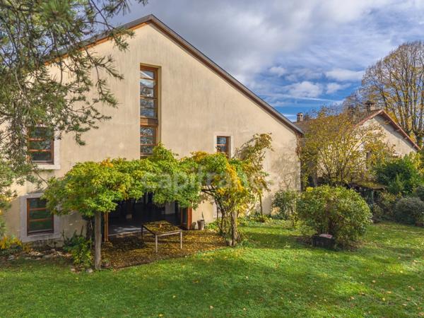 Maison à vendre 8 pièces SAINT GENIS POUILLY (01)