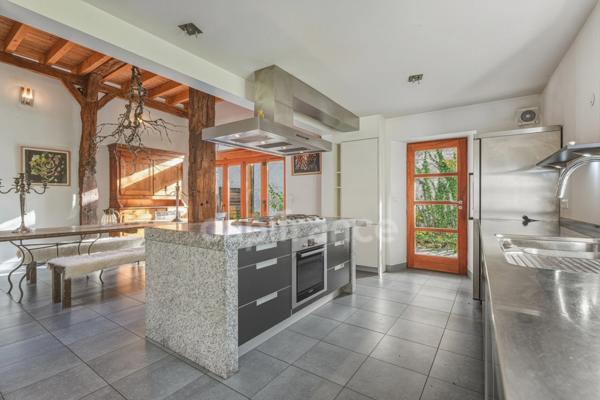 Maison à vendre 8 pièces SAINT GENIS POUILLY (01)