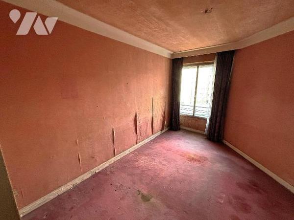 Appartement à rénover à Levallois-Perret (92300).

Idéalement situé, ce vaste appartement de ...