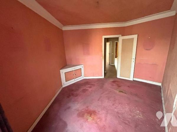 Appartement à rénover à Levallois-Perret (92300).

Idéalement situé, ce vaste appartement de ...