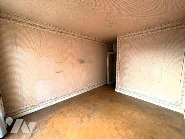 Appartement à rénover à Levallois-Perret (92300).

Idéalement situé, ce vaste appartement de ...