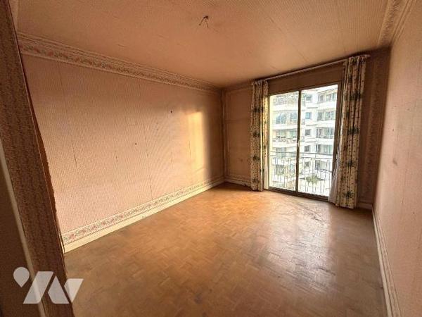 Appartement à rénover à Levallois-Perret (92300).

Idéalement situé, ce vaste appartement de ...