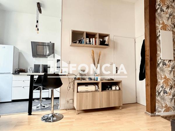 Location Studio meublé 25.46 m² - 11-13 RUE DES CHAMPS MAILLETS Rouen 76000