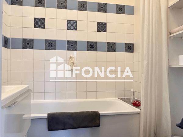 Location Studio meublé 25.46 m² - 11-13 RUE DES CHAMPS MAILLETS Rouen 76000