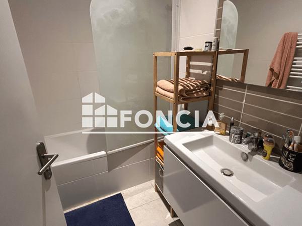 Location Appartement 4 pièces 90.9 m² - 200 RUE DES AMAZONES Bellegarde 30127