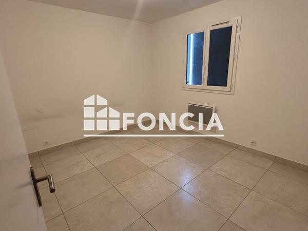 Location Appartement 4 pièces 90.9 m² - 200 RUE DES AMAZONES Bellegarde 30127