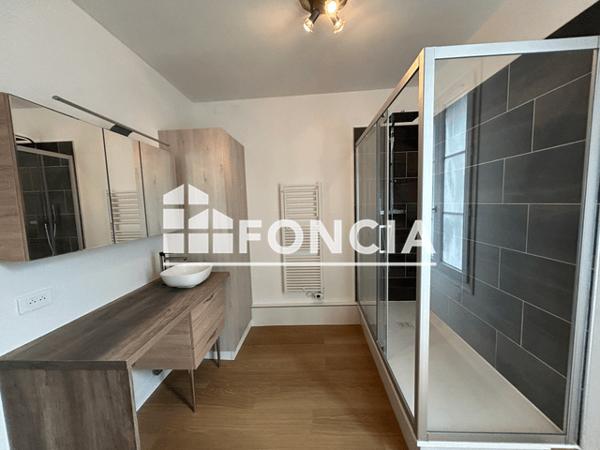 Location Appartement 3 pièces 100 m² - 6 RUE DE LA HALLE AUX FROCS Orbec 14290