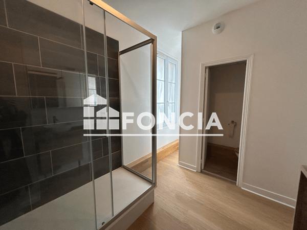 Location Appartement 3 pièces 100 m² - 6 RUE DE LA HALLE AUX FROCS Orbec 14290