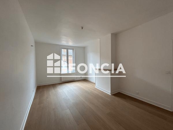 Location Appartement 3 pièces 100 m² - 6 RUE DE LA HALLE AUX FROCS Orbec 14290