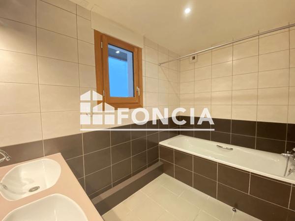 Location Appartement 4 pièces 102.5 m² - 13 BOULEVARD DE LA CHARITÉ Caen 14000