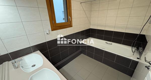 Location Appartement 4 pièces 102.5 m² - Caen 14000