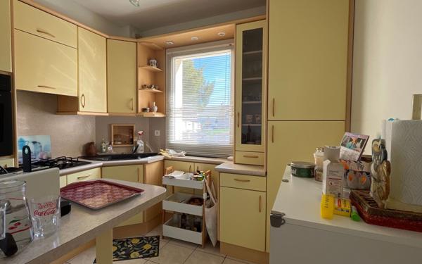 Appartement à vendre    3 pièces • 69 m2 Carhaix-Plouguer