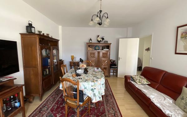 Appartement à vendre    3 pièces • 69 m2 Carhaix-Plouguer