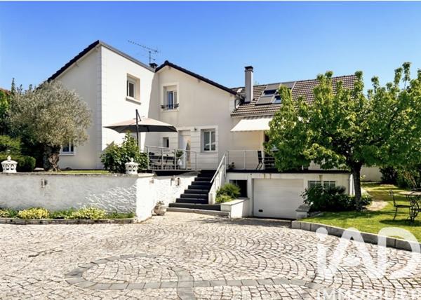 Maison à vendre 6 pièces 183 m² Dammarie-les-Lys