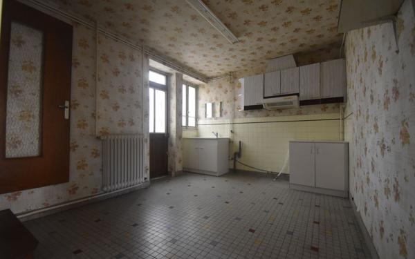 Maison à vendre    3 pièces •  Donzy