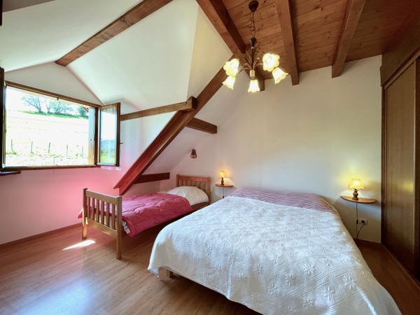 Saint-Pierre-d'Alvey (73170) Très belle maison à la campagne - vue imprenable - à proximité du lac d’Aiguebelette et du lac du Bourget