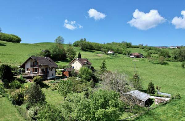 Saint-Pierre-d'Alvey (73170) Très belle maison à la campagne - vue imprenable - à proximité du lac d’Aiguebelette et du lac du Bourget