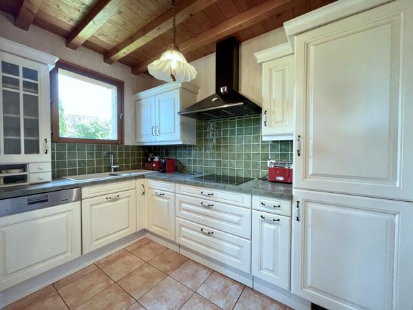 Saint-Pierre-d'Alvey (73170) Très belle maison à la campagne - vue imprenable - à proximité du lac d’Aiguebelette et du lac du Bourget