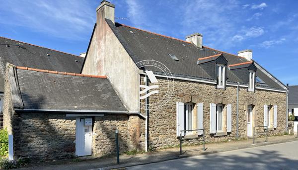 LE BONO, exclusivité MOCQUARD immobilier .Découvrez cet ensemble immobilier plein de charme, idéal pour un inv