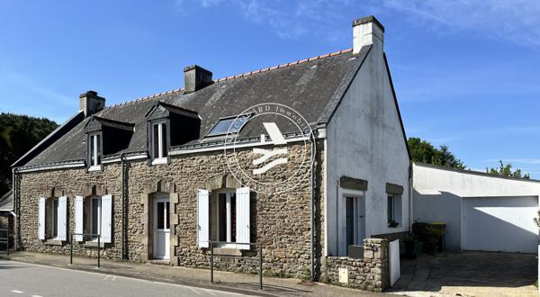 LE BONO, exclusivité MOCQUARD immobilier .Découvrez cet ensemble immobilier plein de charme, idéal pour un inv