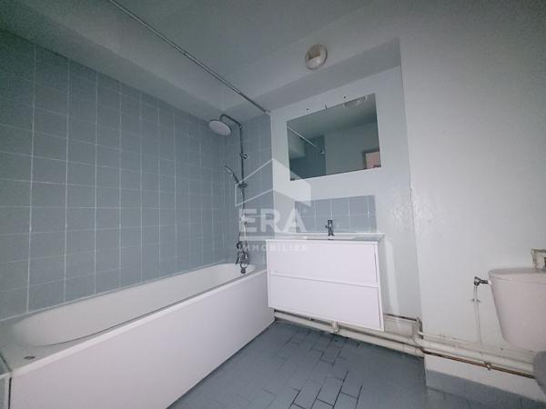 LOCATION MEUBLEE - PAU UNIVERSITE : Grand T1 de 35m² avec  place de parking