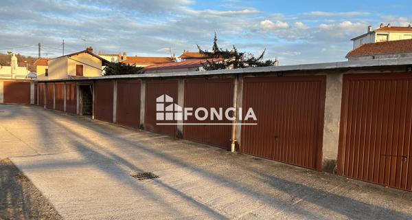 Location Parking 14 m² - Le Péage-de-roussillon 38550