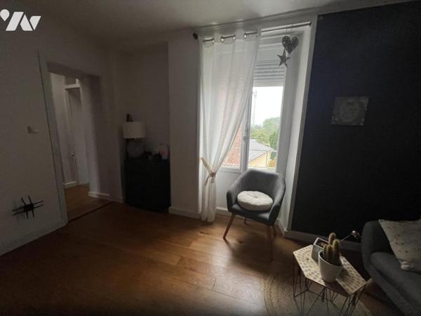 LA FERTE MACE, maison située en ville, 3ch, bureau, garage, jardin