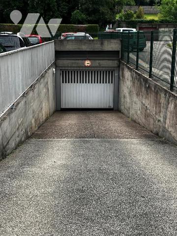 A VENDRE garage fermé rue Tristan BERNARD